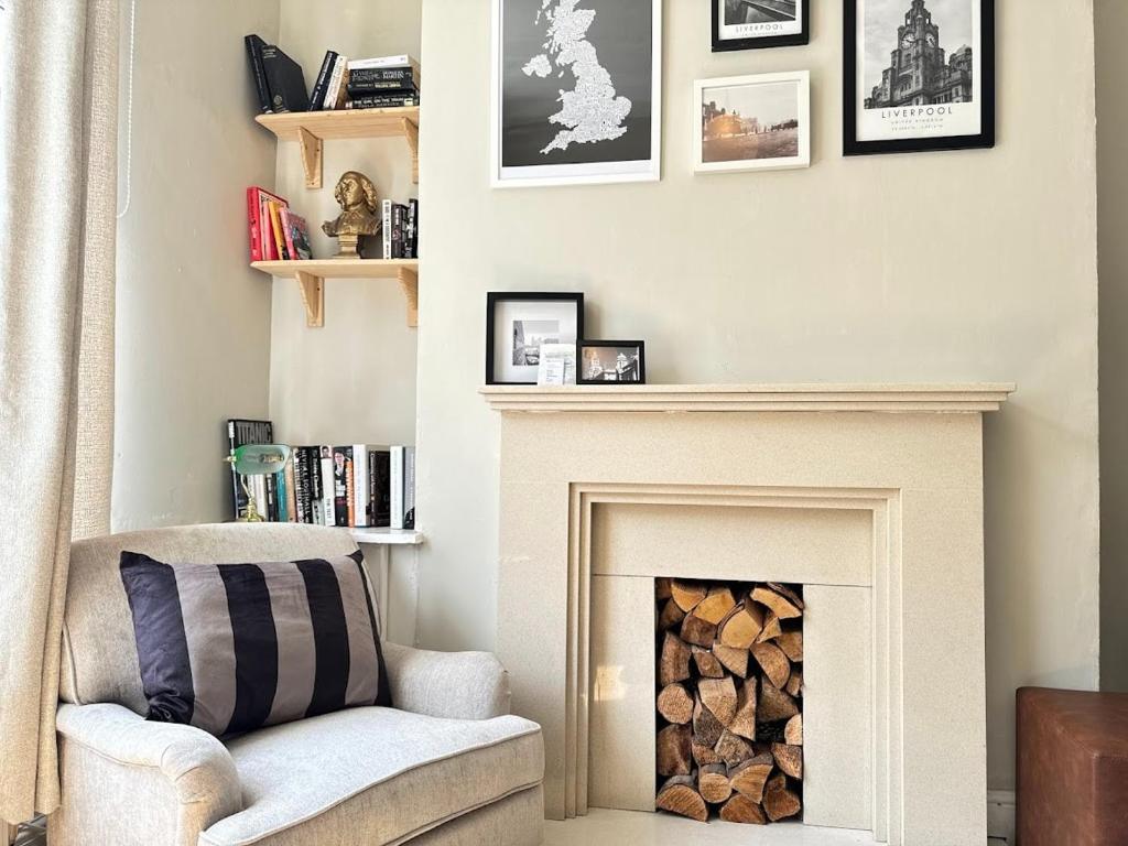 1 min to Everton FC Free Parking, Farmhouse Chic, Liverpool