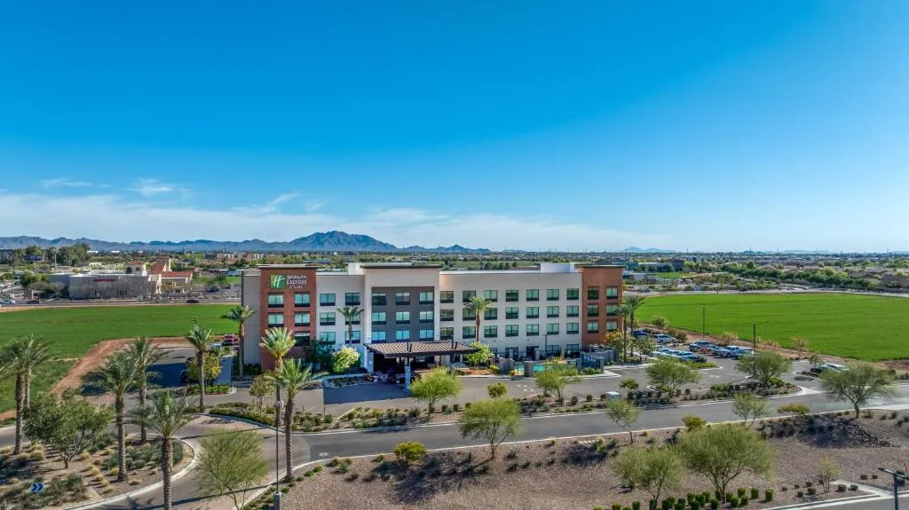 Holiday Inn Express & Suites - Gilbert - Mesa Gateway Airport，位于吉尔伯特的酒店
