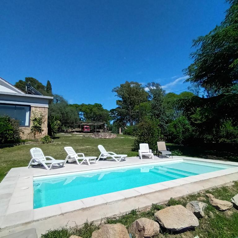 Casa con vista plena al lago y a la ciudad de Villa Carlos Paz IG alquilervillacarlospaz - 2