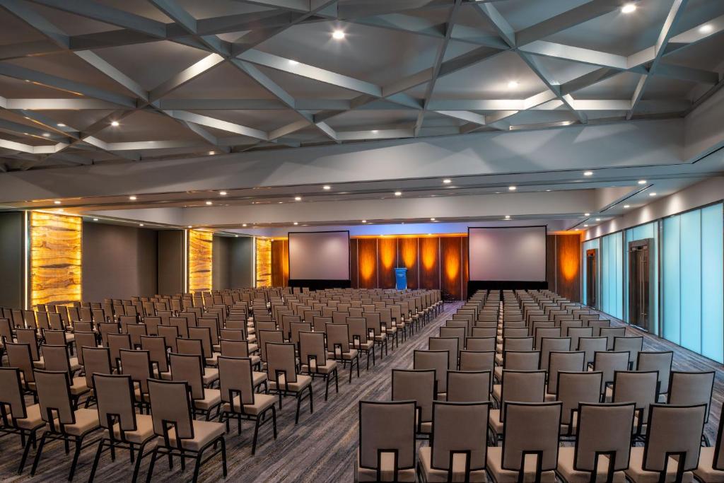 Tárgyalóterem/bálterem