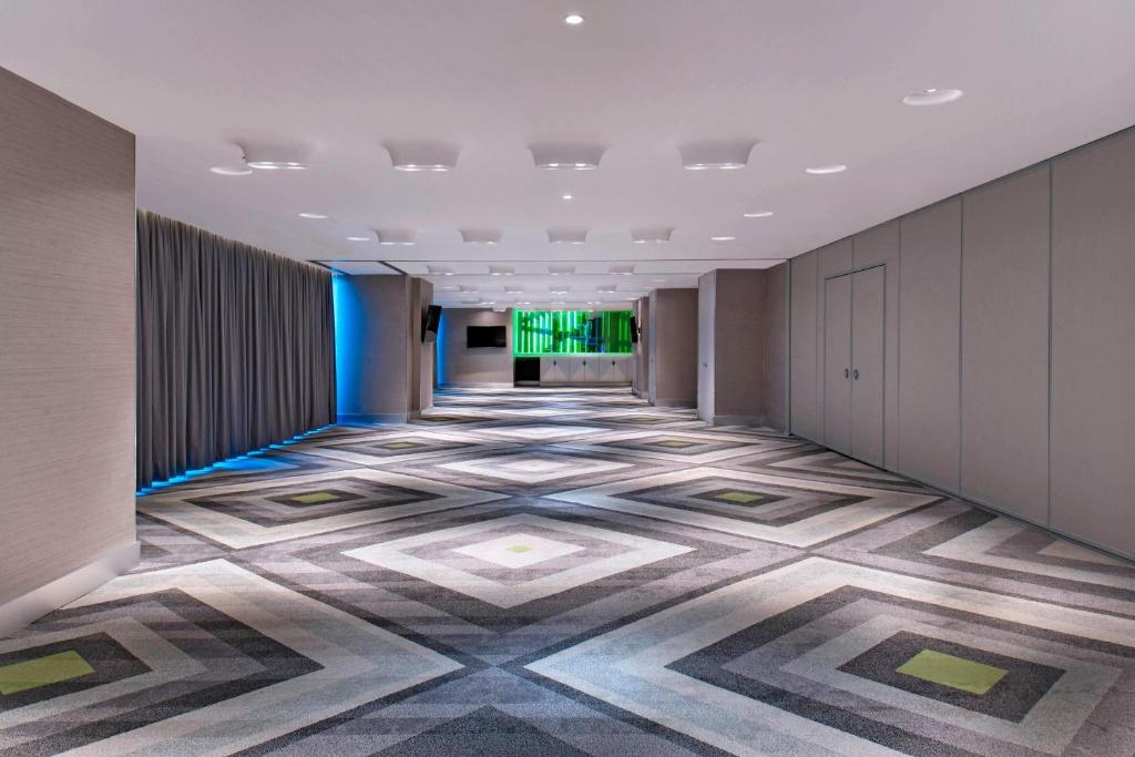 غرفة الاجتماعات/الاحتفالات