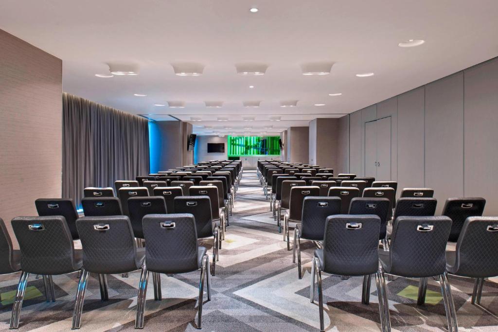 غرفة الاجتماعات/الاحتفالات