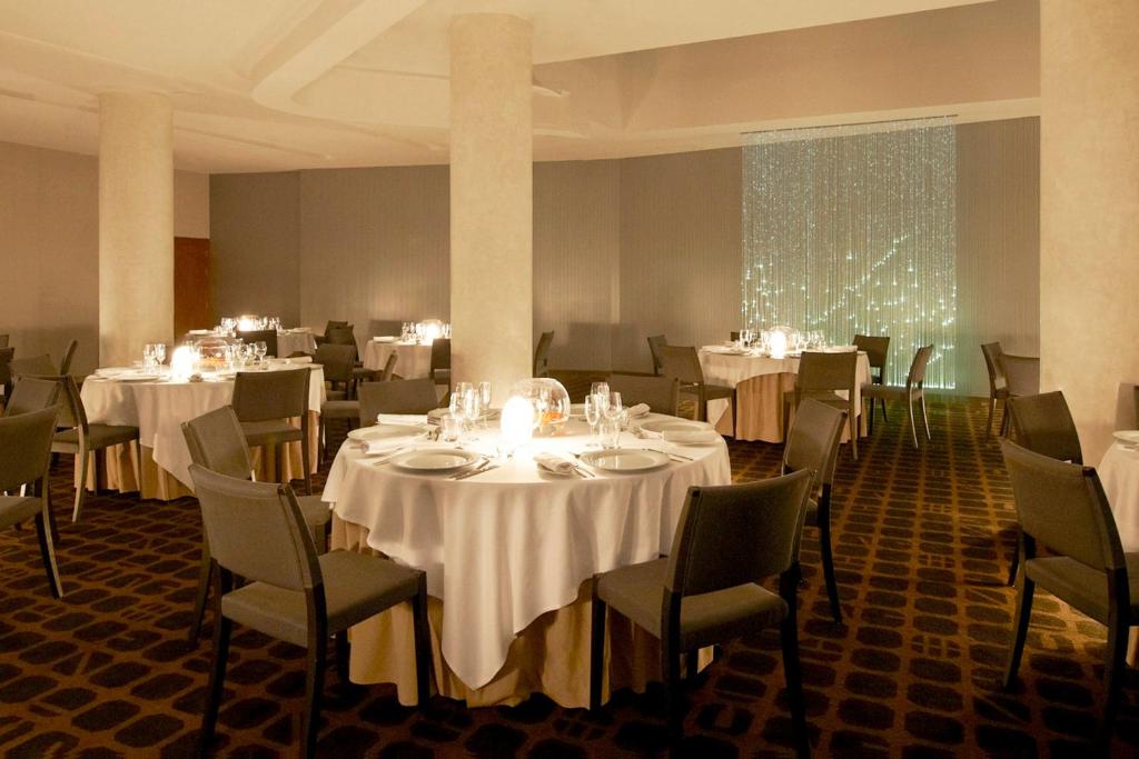 غرفة الاجتماعات/الاحتفالات