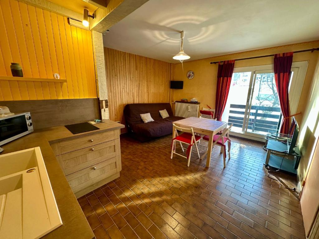 T2 fonctionnel Les Angles - 4 pers, Parking, Ski proche - FR-1-758-36 - 3