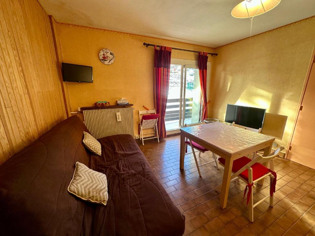 T2 fonctionnel Les Angles - 4 pers, Parking, Ski proche - FR-1-758-36 - 4
