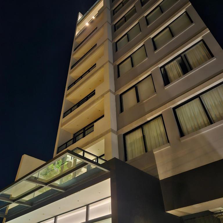 Apartment 7th floor, steps shopping - 3