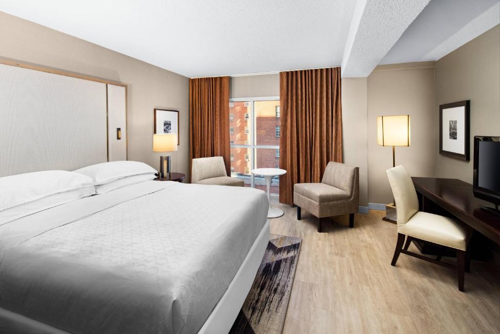 2. 쉐라톤 롤리 호..