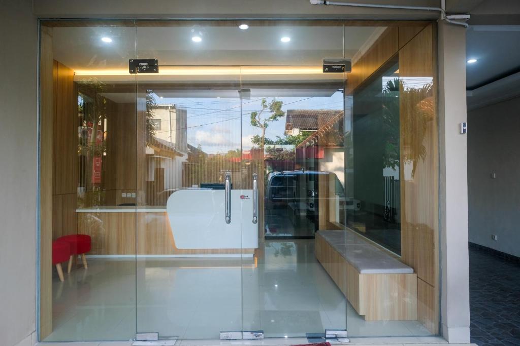 RedDoorz Syariah near Jogja City Mall 2