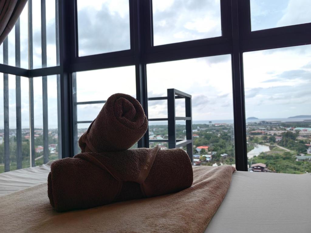 Near Airport K Avenue Family Room