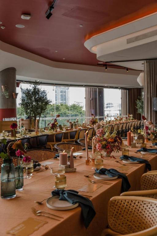 Banquet hall
