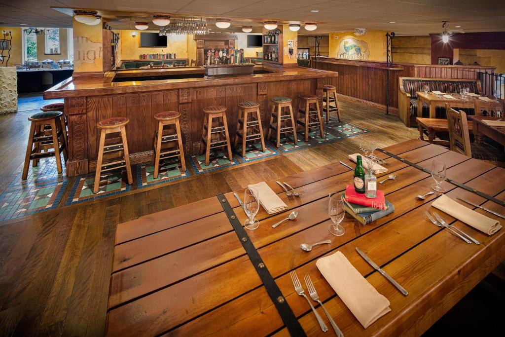 Bar/lounge