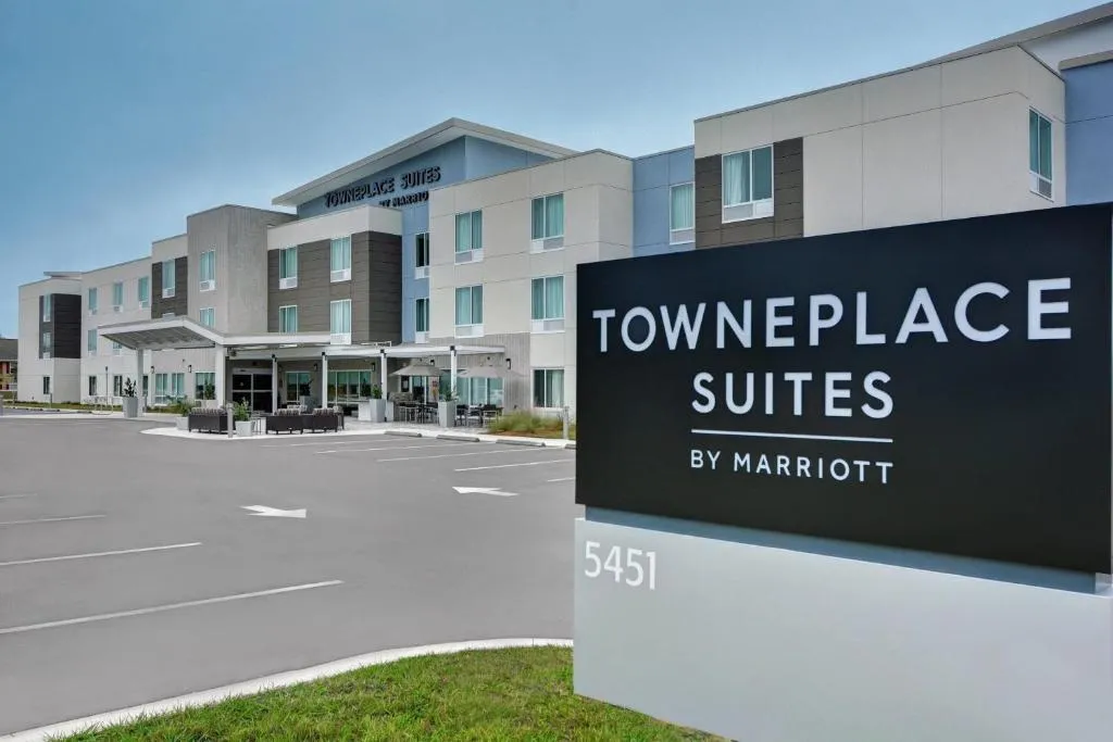 TownePlace Suites by Marriott Sarasota/Bradenton West，位于布雷登顿的酒店