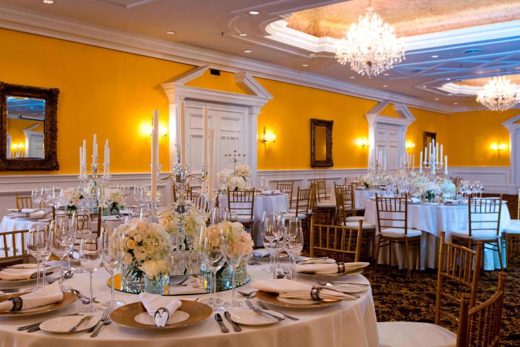Banquet hall