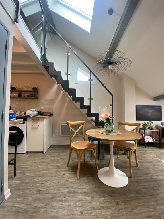 Stylish & Cosy Mezzanine in Historical Old Town - 2