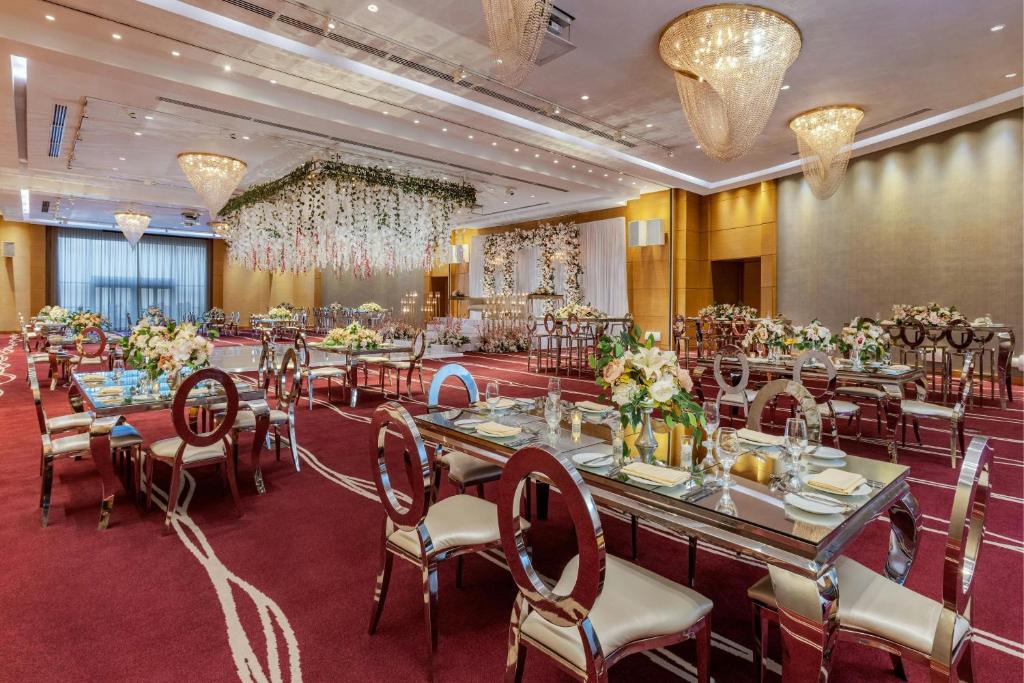 Banquet hall