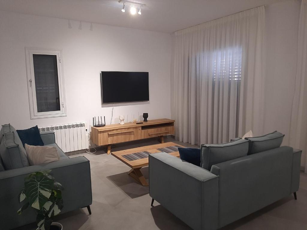 H&O Elegant Maisonette in Paradise Garden, Paphos