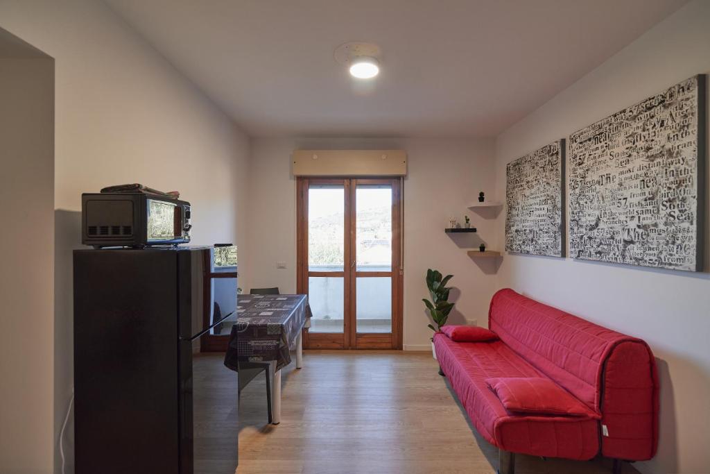 Bilocale moderno in zona tranquilla, parcheggio gratuito con caffè e altri servizi inclusi Non è una camera , ma un appartamento con cucina - 5