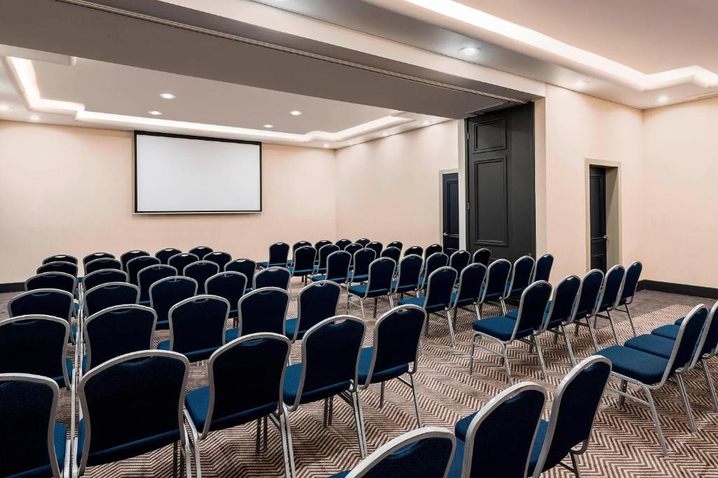 Tárgyalóterem/bálterem