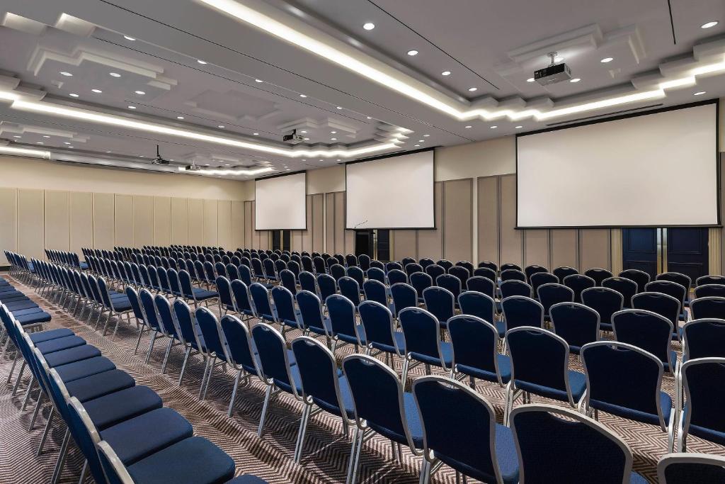 Tárgyalóterem/bálterem