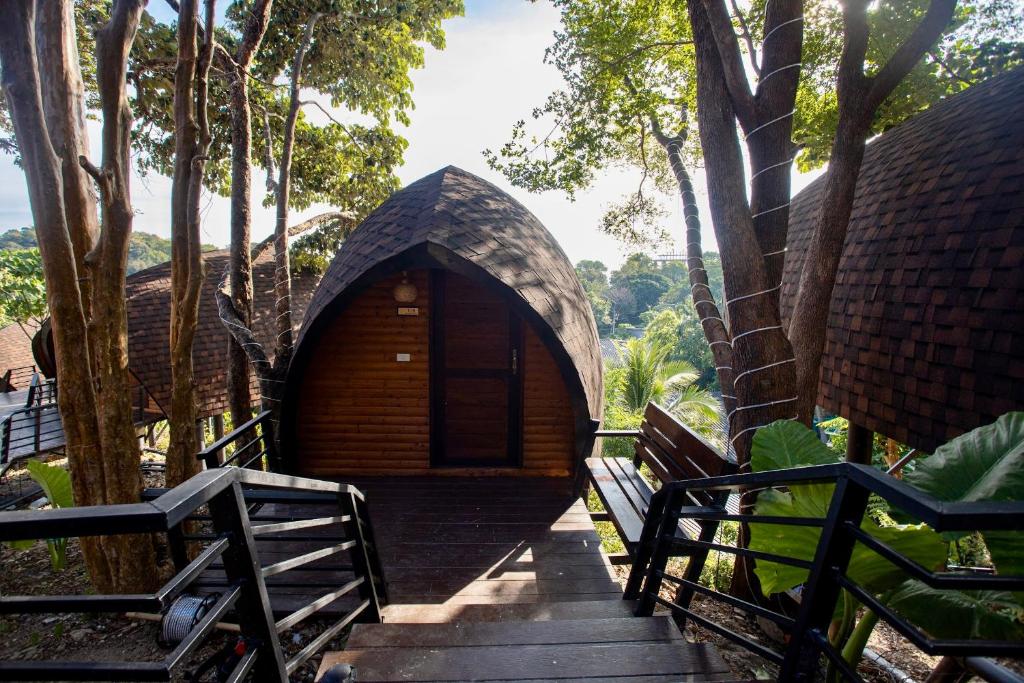 Garden, Bakantiang Resort in Koh Lanta