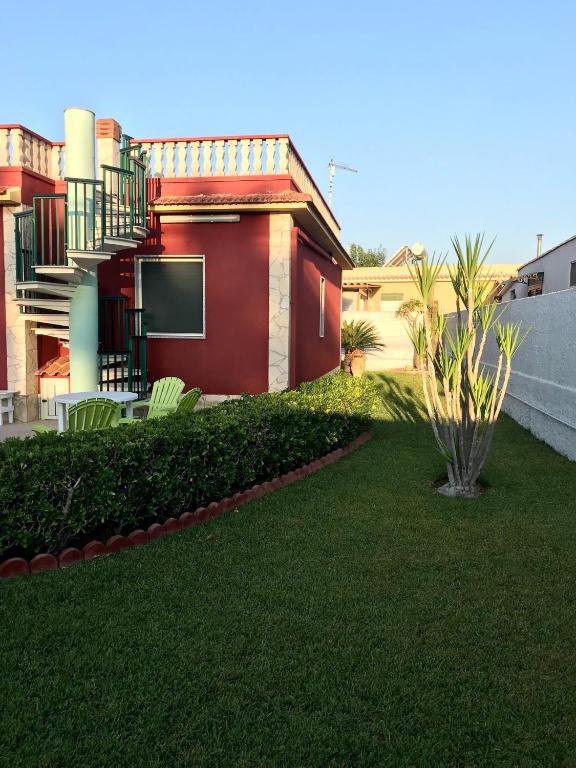 Red house near the sandy beach, parking & wi-fi - 3