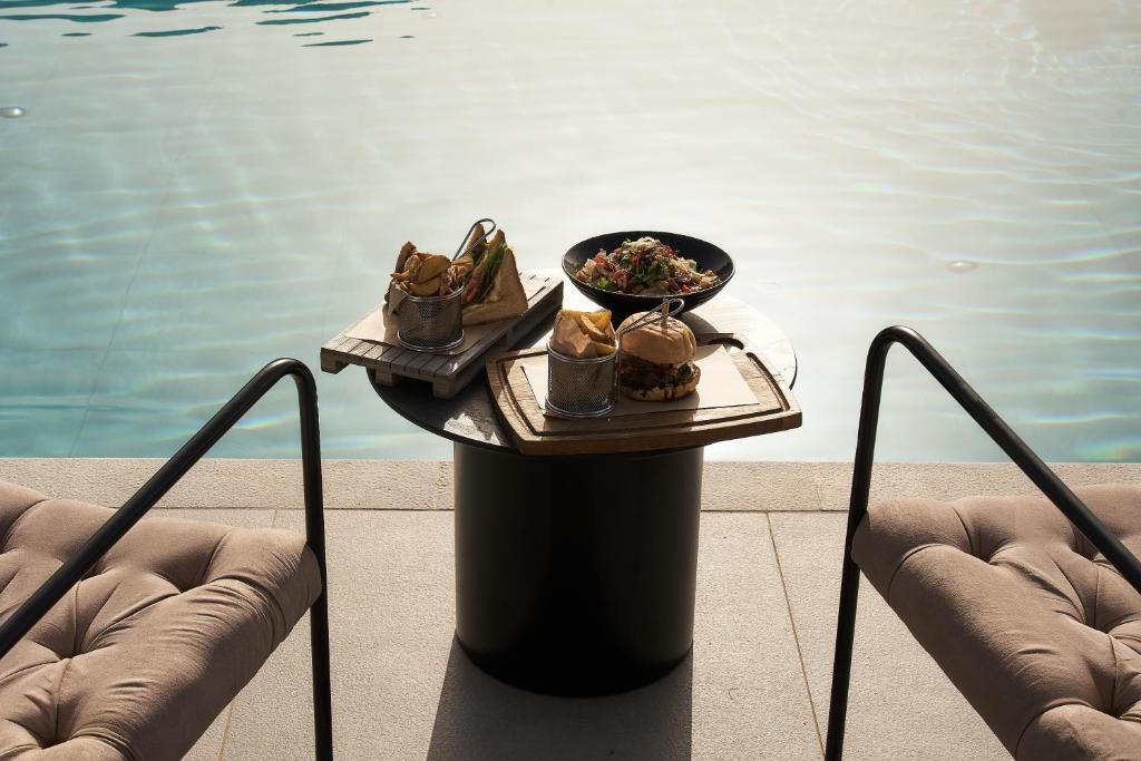 スイミングプール