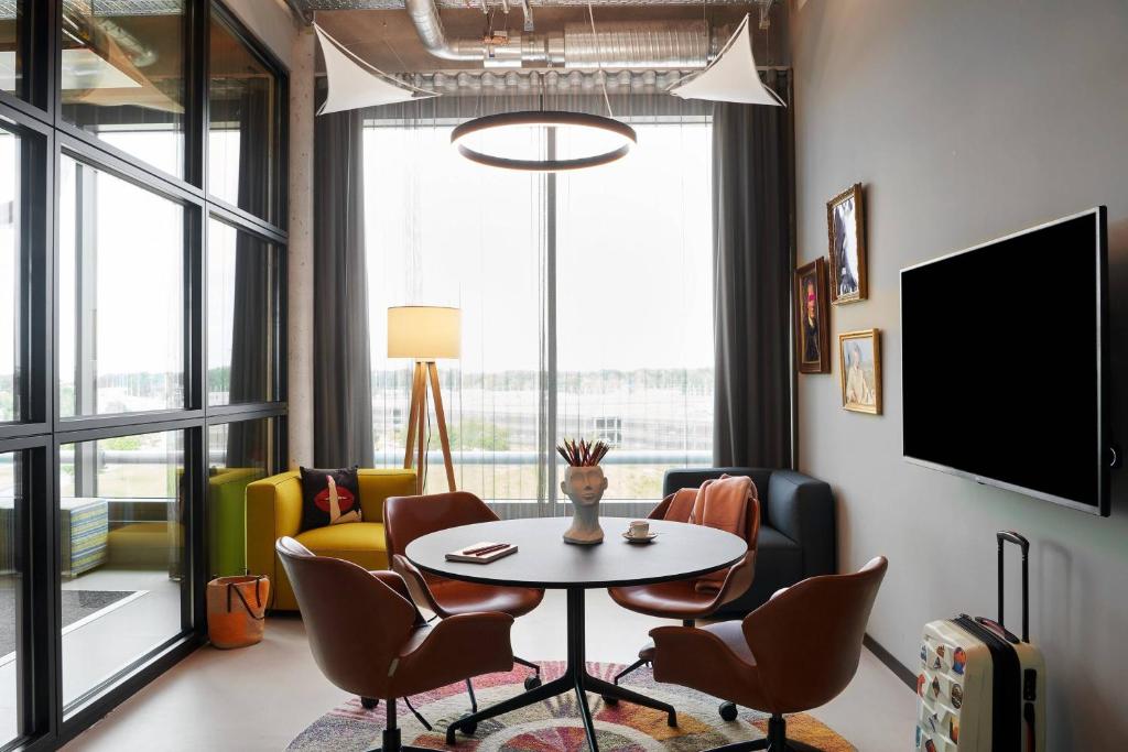 Moxy Cologne Bonn Airport 레스토랑
