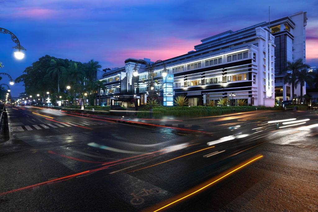 Prama Grand Preanger Hotel Image