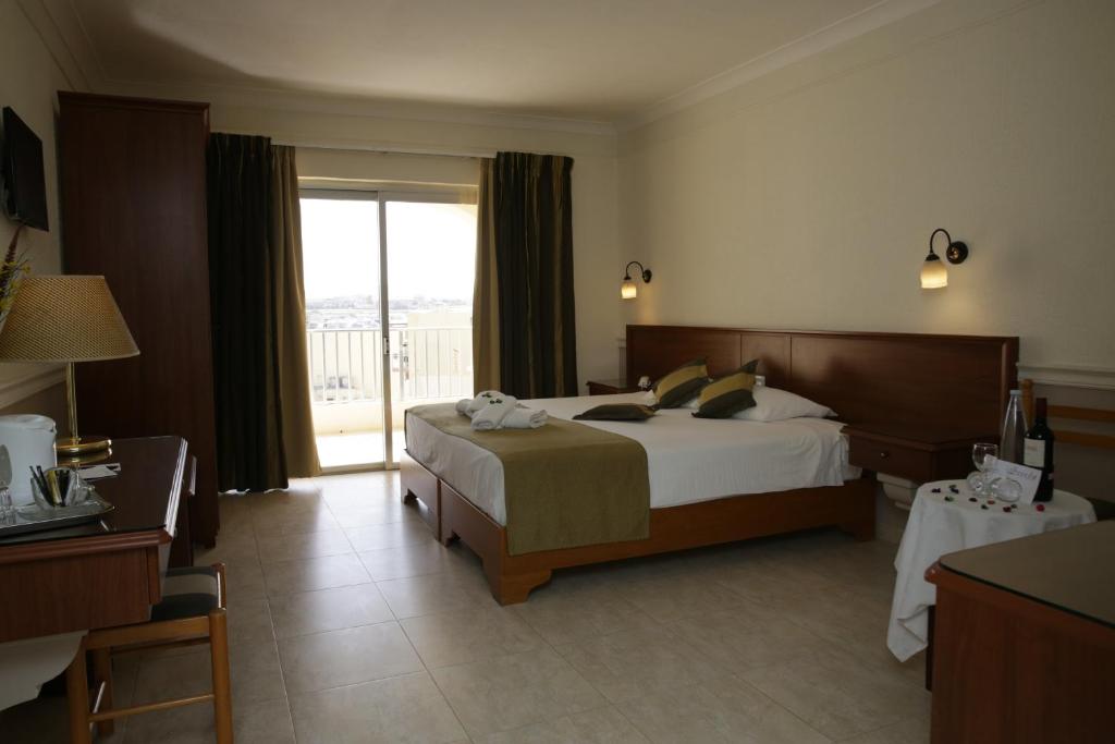 Soreda Hotel — Hotel rooms in Qawra, Malta Island