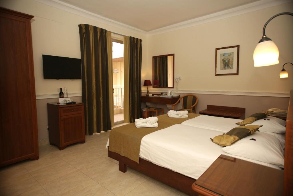 Soreda Hotel — Hotel rooms in Qawra, Malta Island
