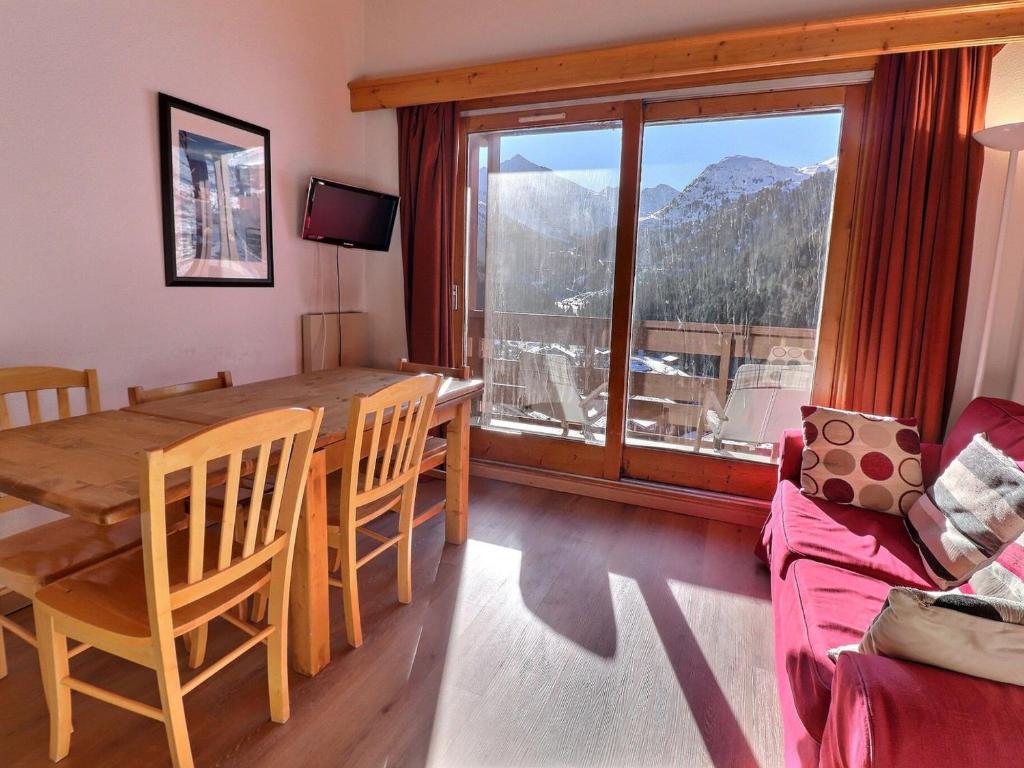 Charmant Duplex sur Pistes, Orienté Sud, 2 Chambres, Mezzanine, Équipé, Calme - FR-1-182-212, Les Allues