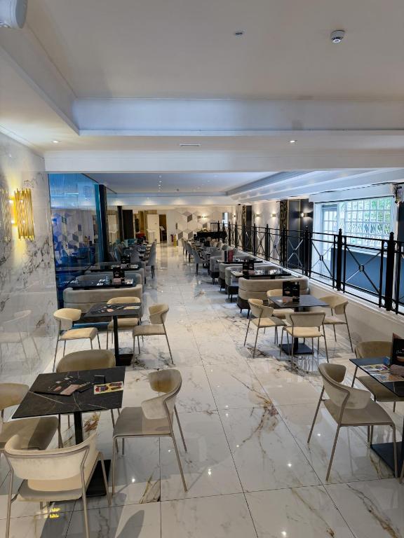 Soreda Hotel — Restaurant & bars in Qawra, Malta Island