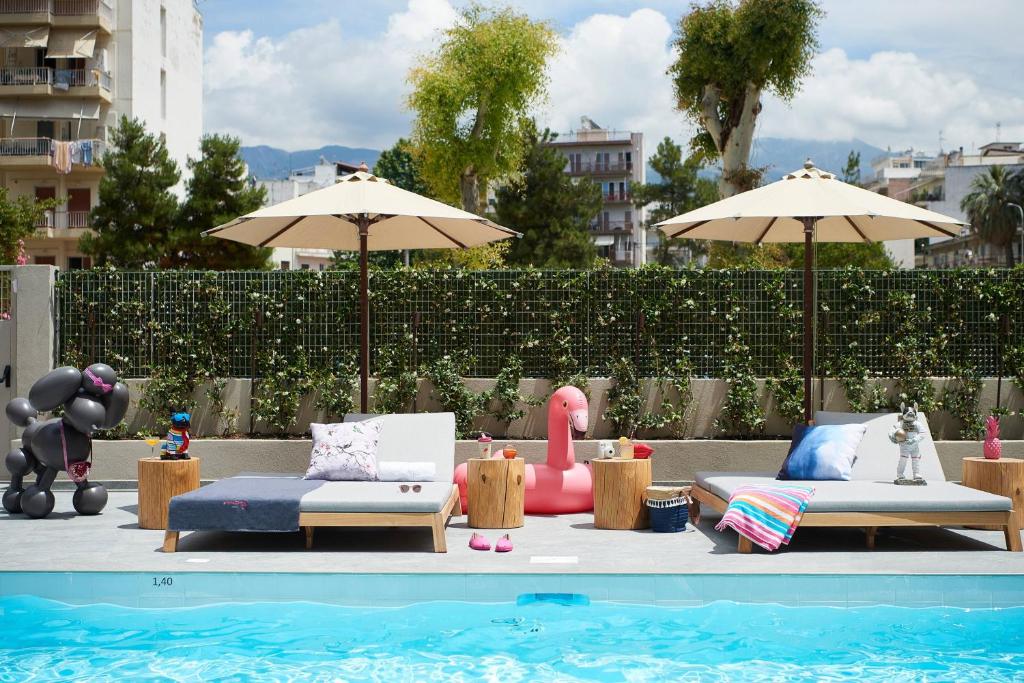 목시 파트라 마리나의 루프탑 바 전경