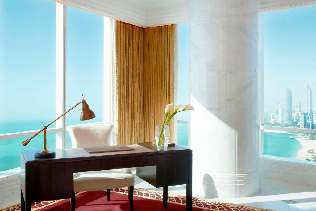 Guestroom, The St. Regis Abu Dhabi in Abu Dhabi