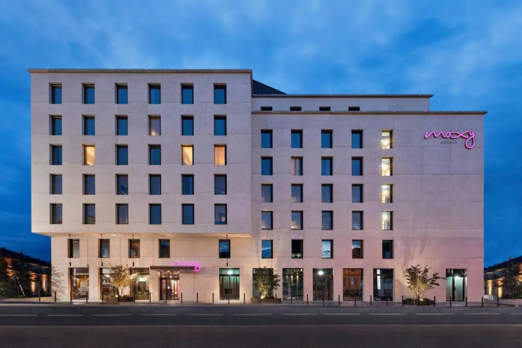 Moxy Rapperswil，位于拉珀斯维尔-约纳的酒店