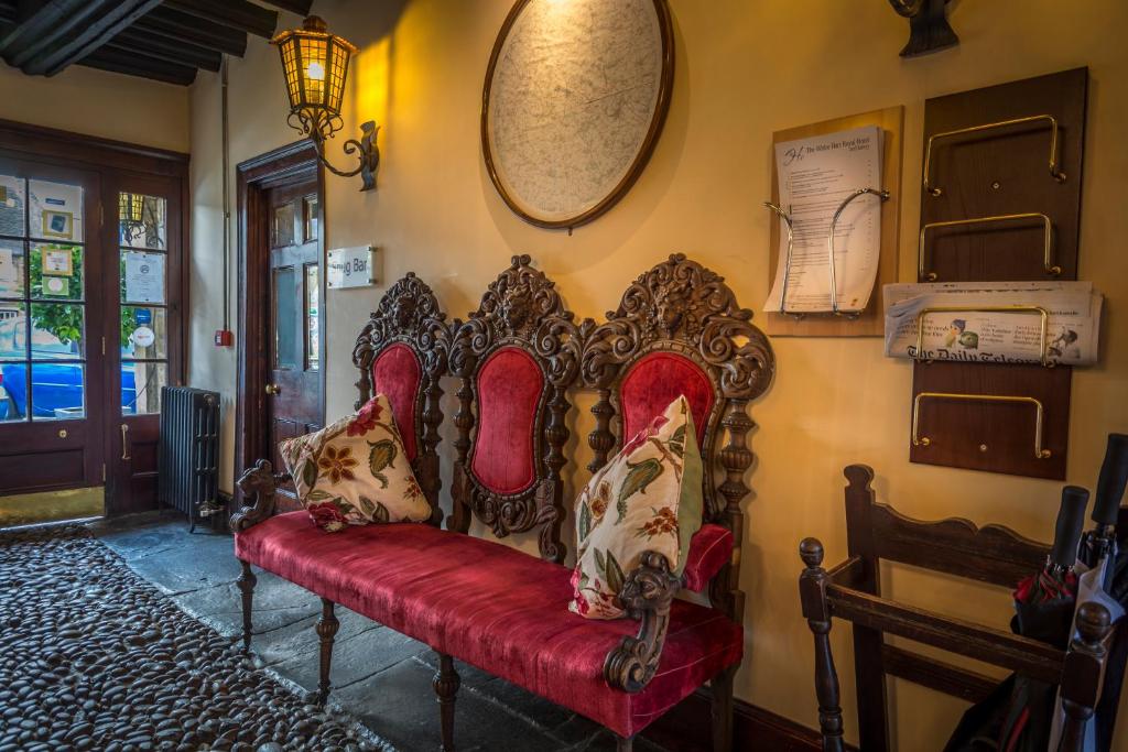 The White Hart Royal, Moreton-in-Marsh, Cotswolds photo