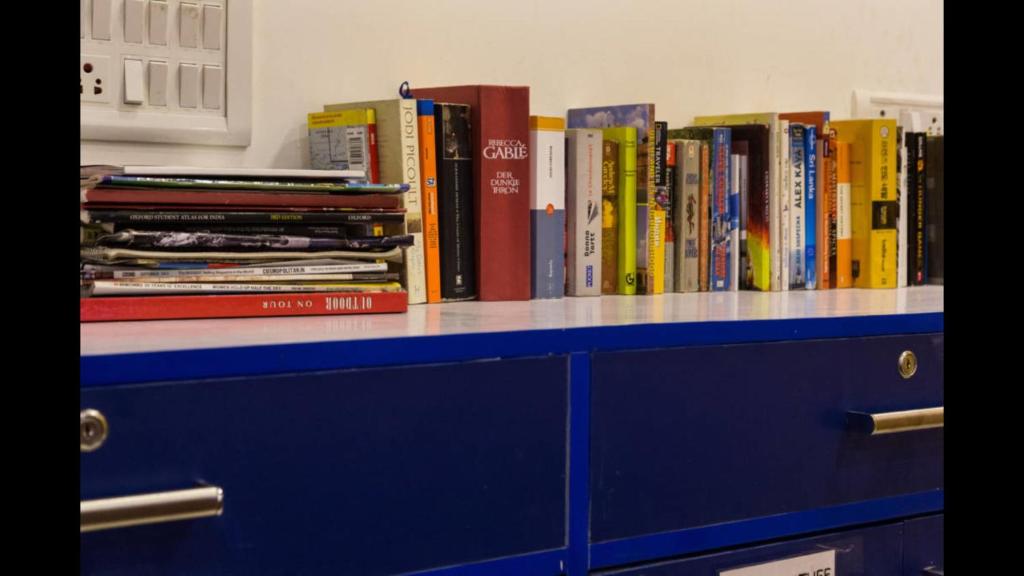 ห้องส่วนกลางสำหรับนั่งเล่น/ดูทีวี