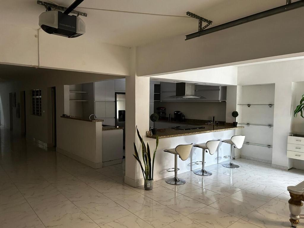 Big house with garage in Yumbo Valle, Yumbo