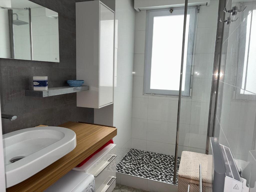 Charmant appartement 5 pers, WIFI, parking privatif en bord de mer - FR-1-323-559 - 4