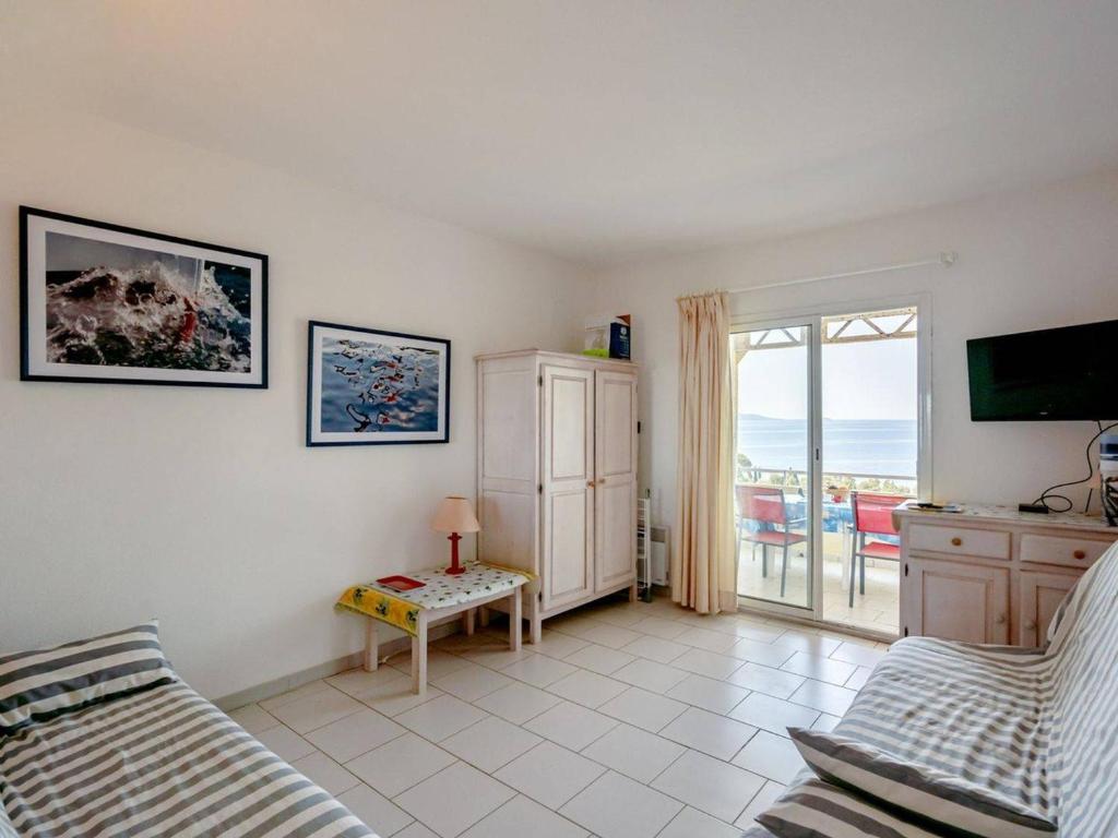 Appartement chaleureux avec terrasse et parking au Lavandou - FR-1-816-2 - 2