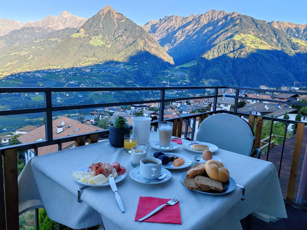 Schenna Garni Eden Bed & Breakfast - 2