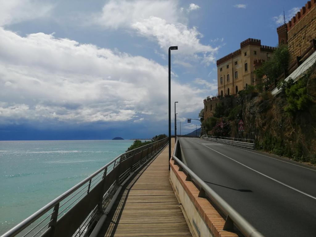 Maison Olga - Incantevole Nuovo Trilocale Vista Montagna-Mare con parcheggio 전경
