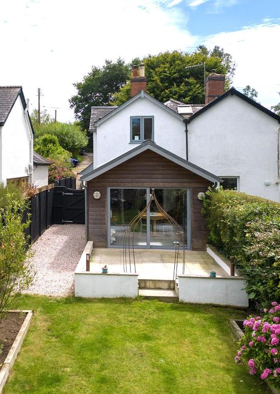 Peaceful 3 bedroom Victorian Cottage, Honiton