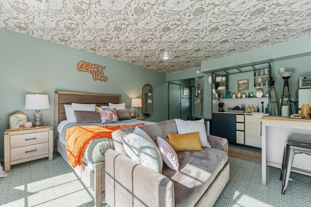 Walk-in Studio w Patio, Pets OK!, Branson