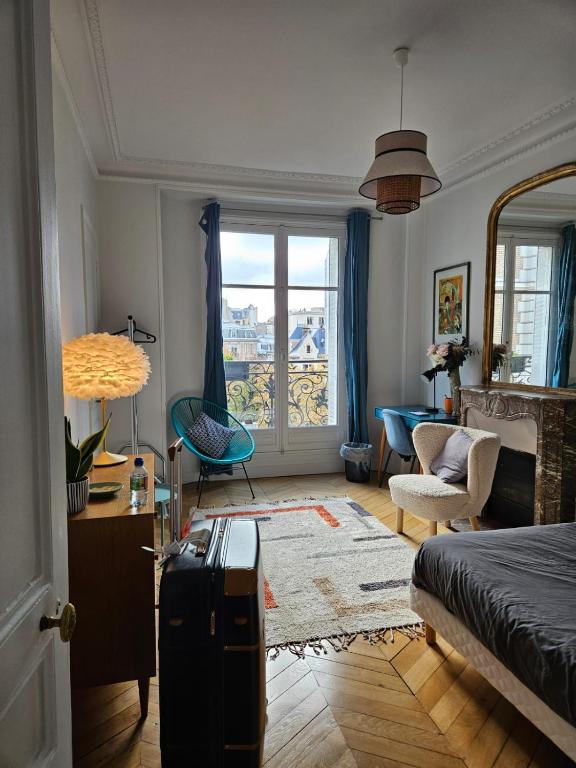 Cosy private room in Shared appartment with a couple - room for 1 traveler only ! no duo allowed - 1