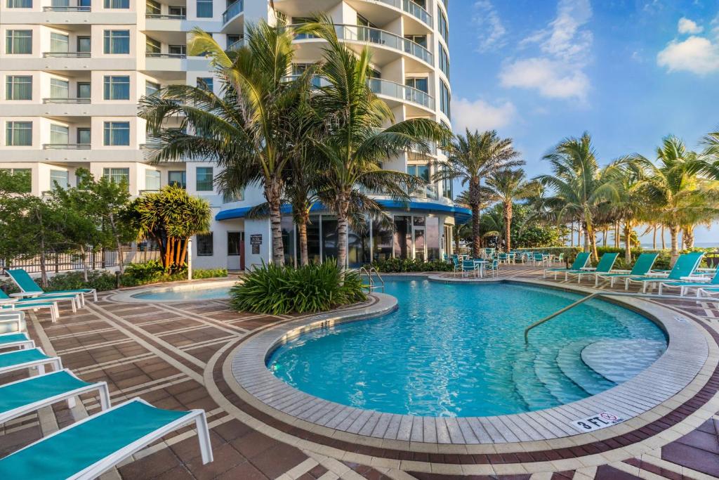 Swimming pool, Residence Inn by Marriott Fort Lauderdale Pompano Beach/Oceanfront in Pompano Beach (FL)