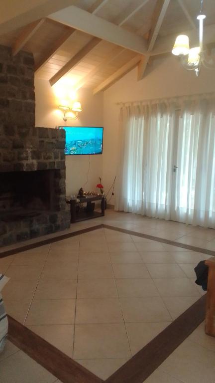 Chalet para 8 o 9 personas, pegado al Bosque Peralta Ramos y a 10 cuadras de las mejores playas del sur de Mar del Plata - 3