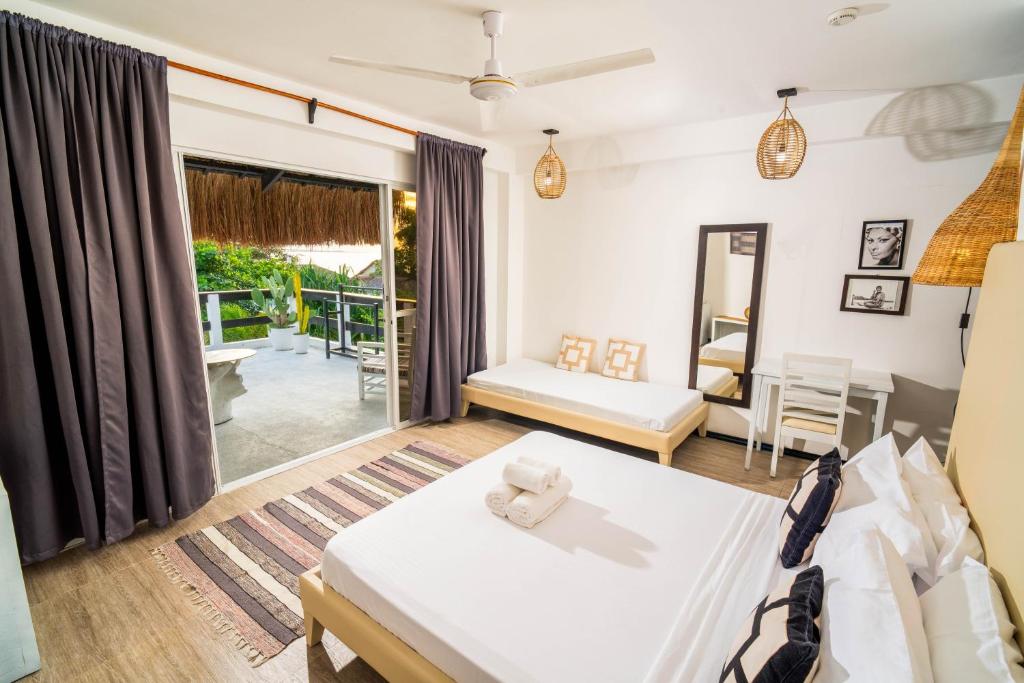 Blanco Beach Resort room