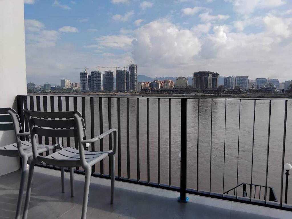 4. View kho..