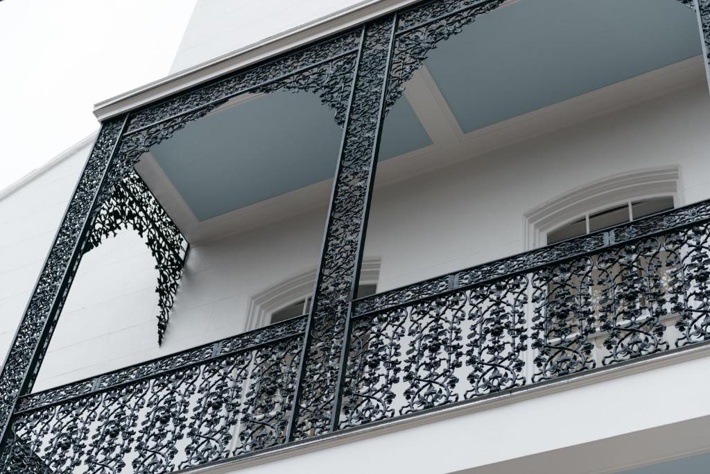 Popular attractions Area Nearby Property